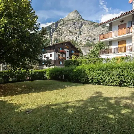 Cozy In Courmeyeur Center Lägenhet Courmayeur