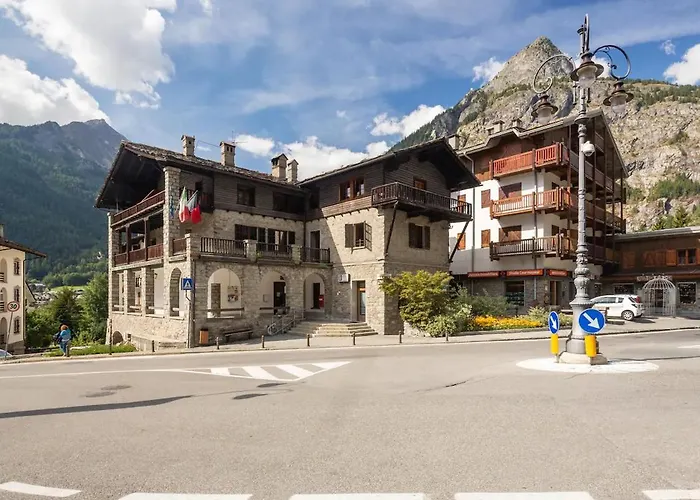 Cozy In Courmeyeur Center 公寓 *