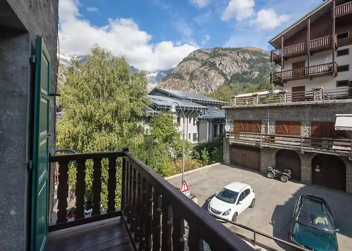 Cozy In Courmeyeur Center 公寓 库马约尔