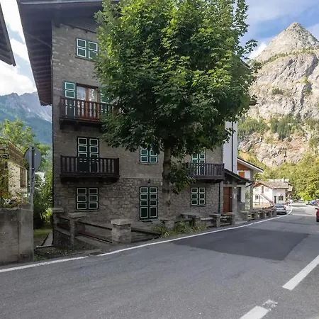 Cozy In Courmeyeur Center * 쿠르마예