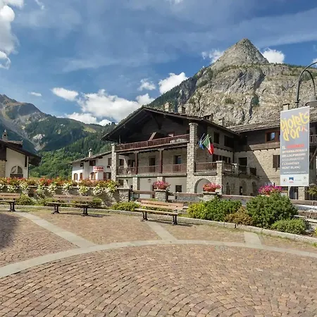 아파트 Cozy In Courmeyeur Center