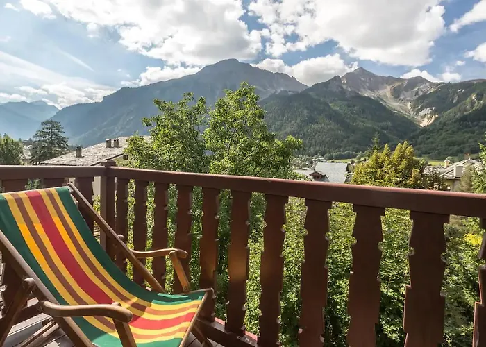 Cozy In Courmeyeur Center 아파트