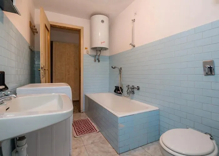 Cozy In Courmeyeur Center 아파트 *